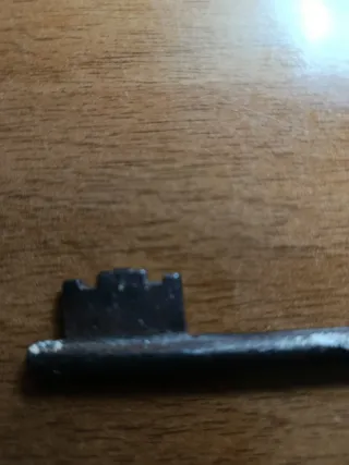 Llave antigua de metal