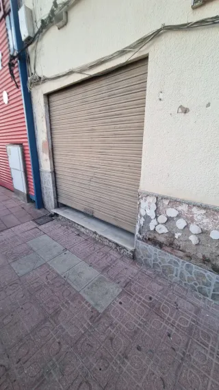 Puerta aluminio exterior entrada bar