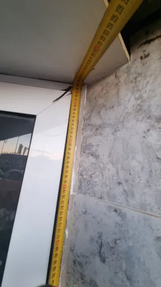 Puerta aluminio exterior entrada bar