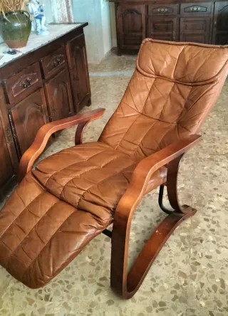 REBAJADO 2 Sofá y butaca de piel en marrón