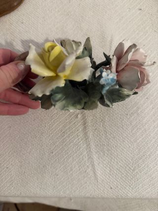 Centro de flores de cerámica hecho a mano