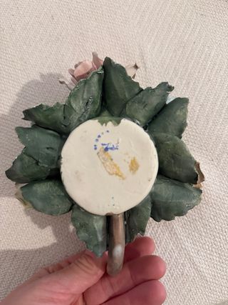 Centro de flores de cerámica hecho a mano