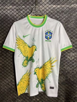 Camiseta Nike Brasil Pájaros Amarillos
