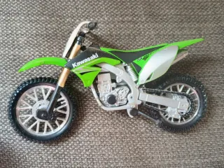 Figura Kawasaki KX 450 Motocross