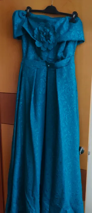 Vestido fiesta azul con flor