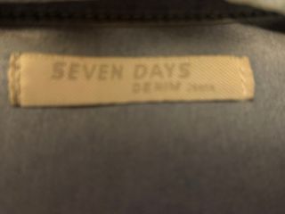 Chaqueta vaquera con botones joya