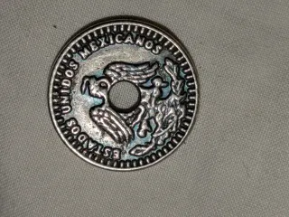 Moneda Mexicana con Agujero