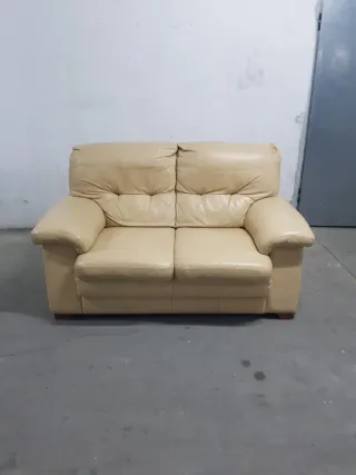Sofá de piel beige 2 plazas