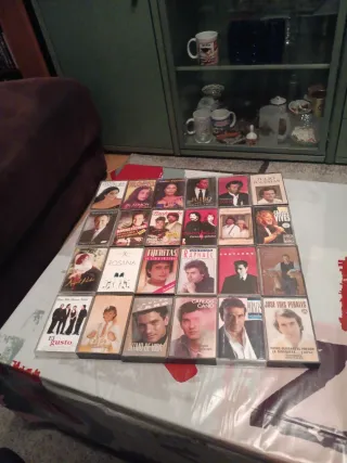 Lote 24 Cassettes Pop-Rock Nacional e Internaciona