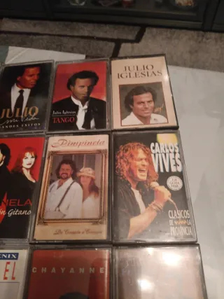 Lote 24 Cassettes Pop-Rock Nacional e Internaciona