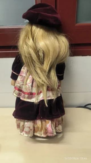 Muñeca porcelana decorativa 40 cm