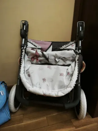 Carrito gemelar muñecos y ropita