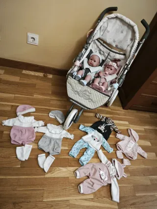 Carrito gemelar muñecos y ropita