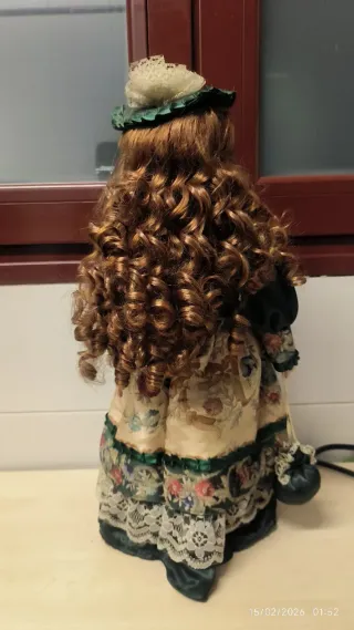 Muñeca Porcelana Decorativa 40cm + Accesorios