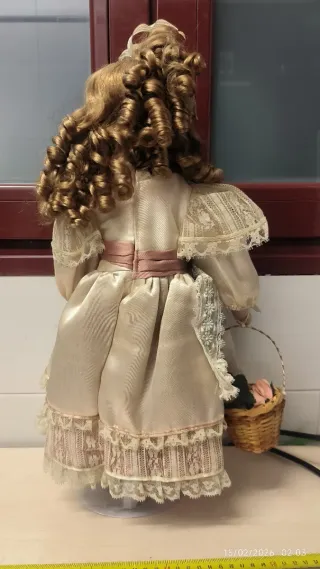 Muñeca porcelana 45 cm decorativa