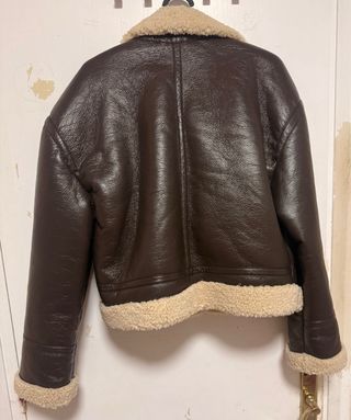 Chaqueta Pull & Bear efecto piel forrada