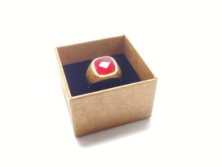 sello oro 18k con piedra con circonita