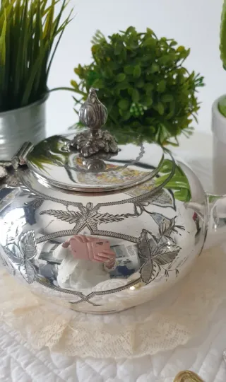 Set zuccheriera e teiera in peltro e sheffield