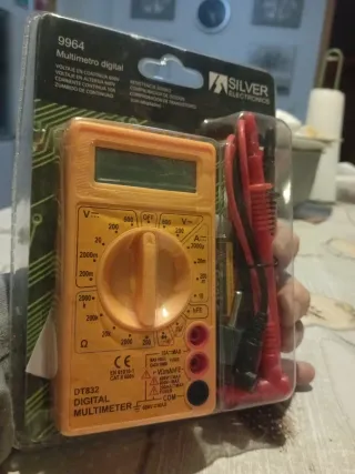 Multímetro Digital Silver Electronics DT832