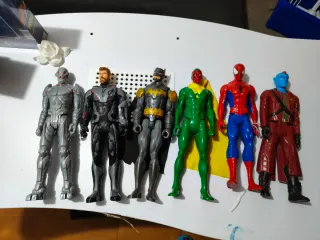 Colección Figuras Marvel Titan Hero