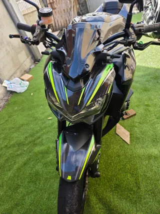 Kawasaki Z900 Negra y Verde