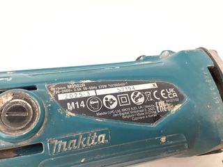 radial makita m9502r