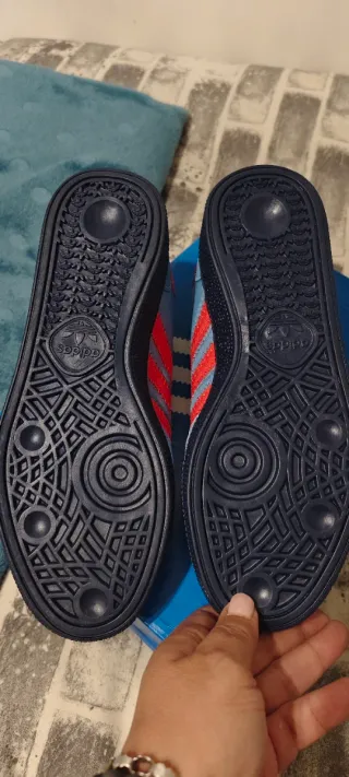 Deportivas Adidas Azul y Rojo