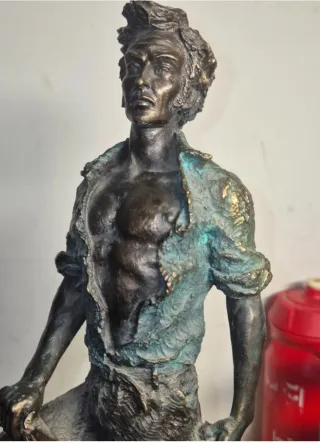 Escultura Granjero sureño Miguel Senserrich