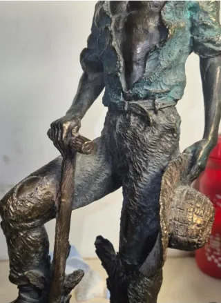 Escultura Granjero sureño Miguel Senserrich