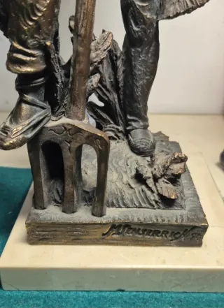 Escultura Granjero sureño Miguel Senserrich