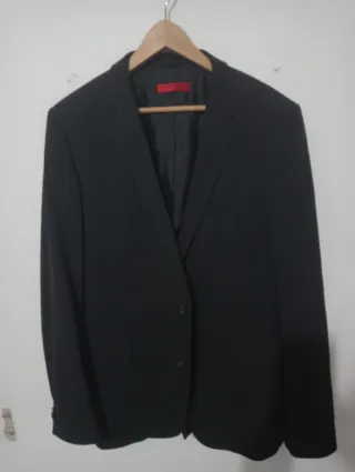 Traje Hugo Boss Negro Talla 56 + Funda