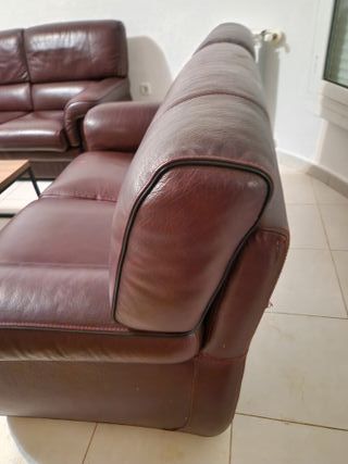 Divano in pelle marrone a 2 posti