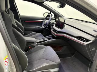 SKODA Elroq Elroq 60 Sportline 63 kWh Batterie 150 KW (204 CV) Tracción trasera