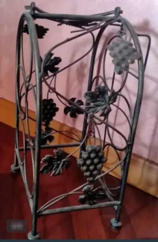 Porta bottiglie in ferro battuto