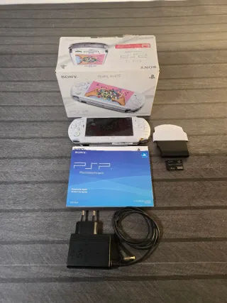 PSP Slim 3004 Pearl White