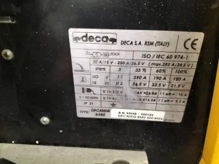 3 Máquinas de soldar semiautomáticas Deco y Serra.