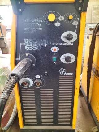 2 Máquinas de soldar semiautomáticas Deco.