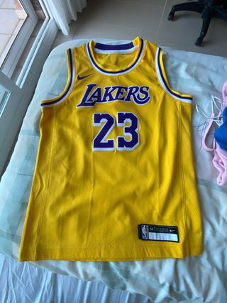 Camiseta Lakers 23 Nike Talla M