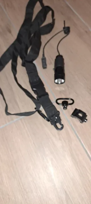 Accessori Softair: Sling, Attacco QD e Torcia