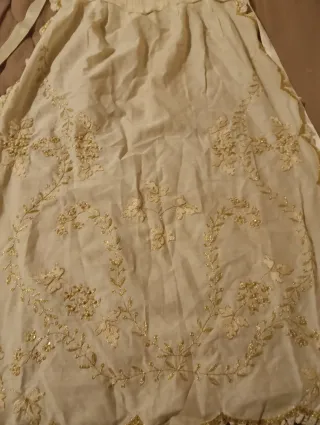 Manteleta Fallera Dorada y Blanca