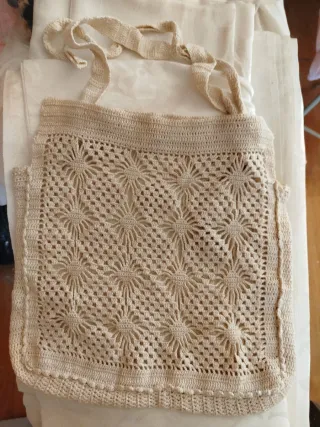 Bolso de ganchillo beige