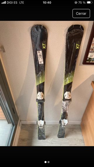 Esquís infantiles de la marca decathlon