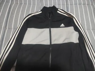 Chaqueta Adidas Negra y Roja y Negra y Gris