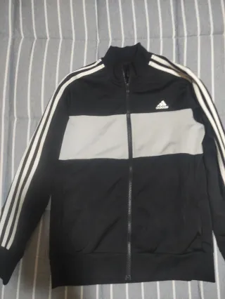 Chaqueta Adidas Negra y Roja y Negra y Gris