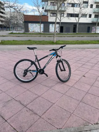 Bicicleta BTWIN Talla M Ruedas 26 frenos V-brake