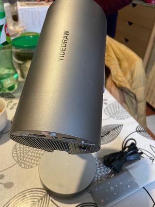 Proyector Portátil TS-3 Pro con Soporte