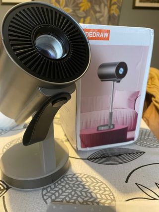 Proyector Portátil TS-3 Pro con Soporte