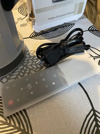 Proyector Portátil TS-3 Pro con Soporte