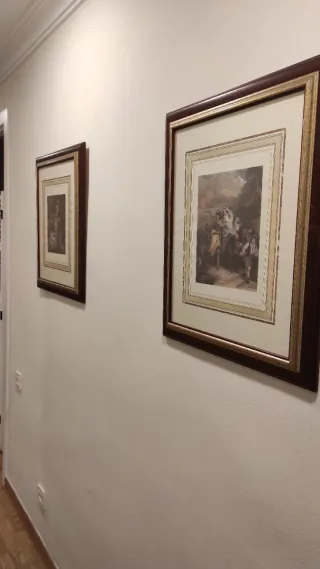 Dos cuadros decorativos