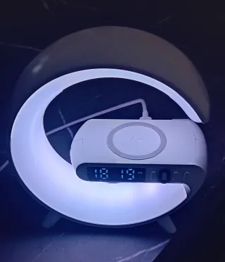 Lampada sveglia ricarica cellulare